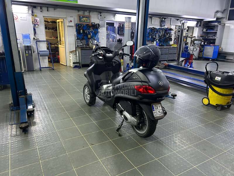 Piaggio MP3 300LT