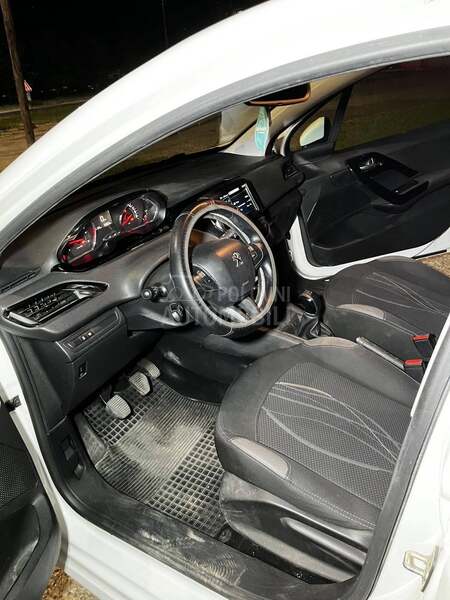 Peugeot 208 1.6 hdi