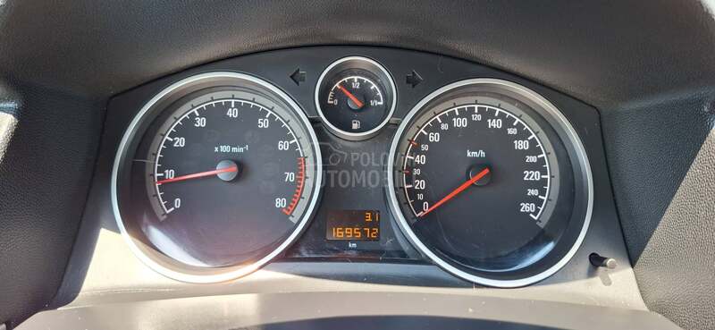 Opel Astra H 1.6 REZERVISA NO