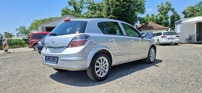Opel Astra H 1.6 REZERVISA NO