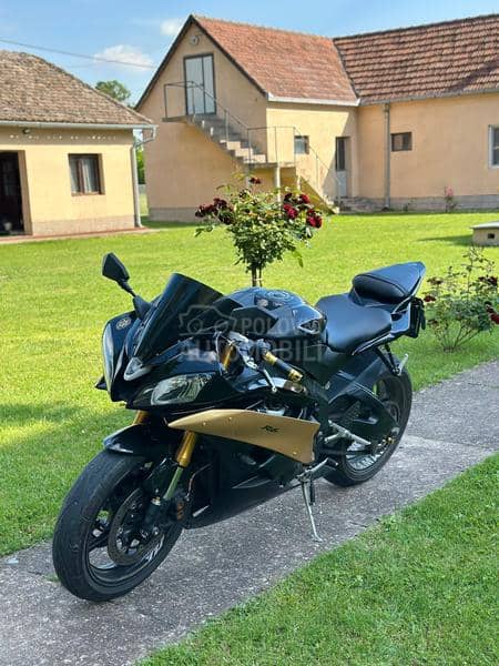 Yamaha R6