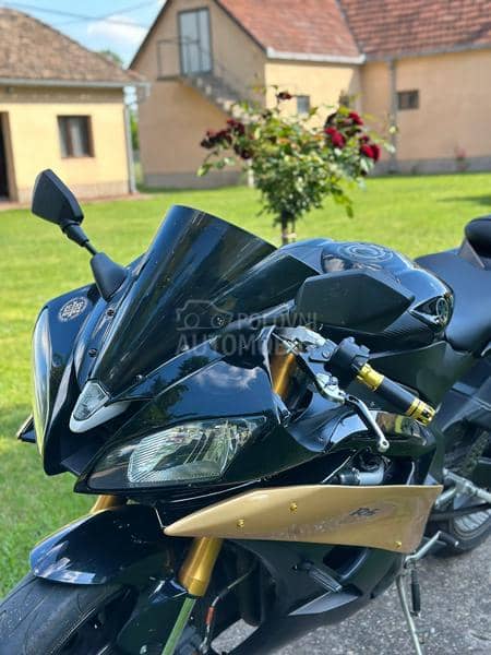 Yamaha R6
