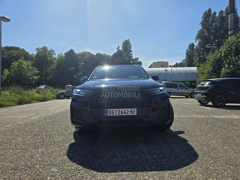 Audi Q7 