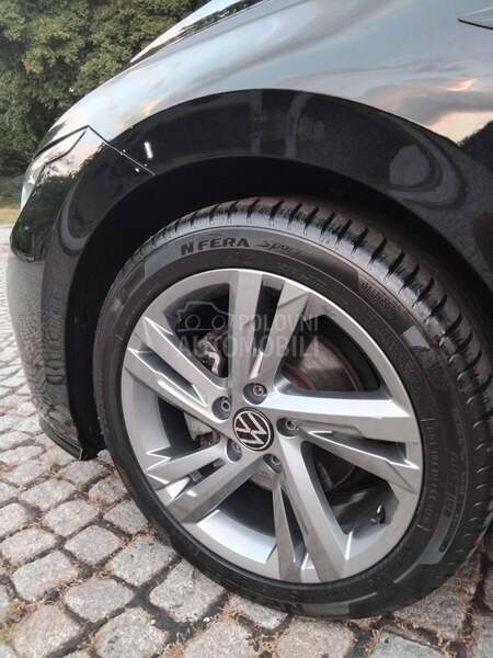 Volkswagen Golf 8 R Line eTSI