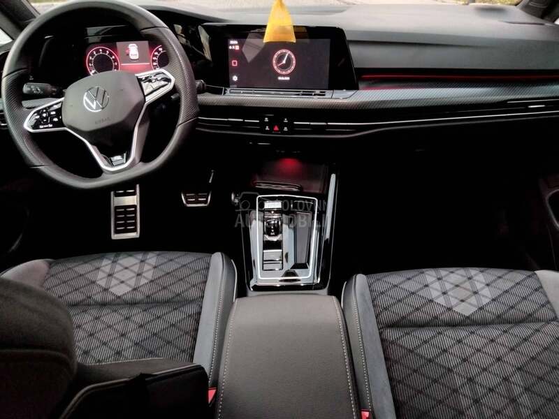 Volkswagen Golf 8 R Line eTSI