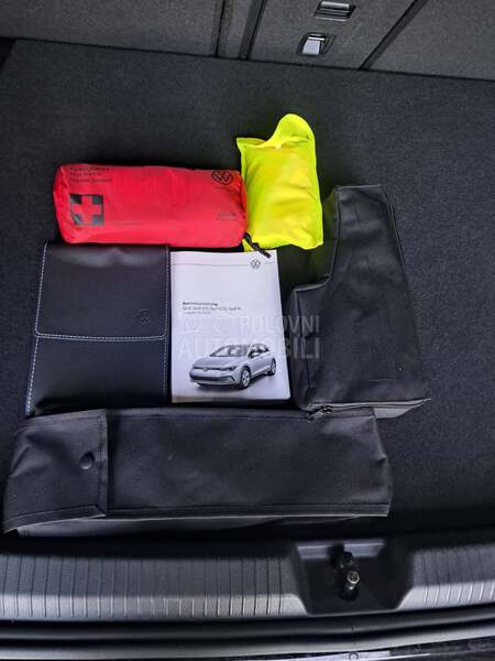 Volkswagen Golf 8 R Line eTSI