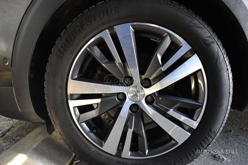 Peugeot 3008 1.2 Allure Pack AT