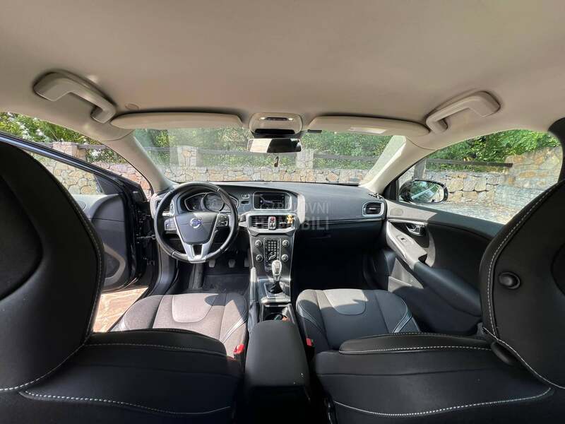 Volvo V40 D2