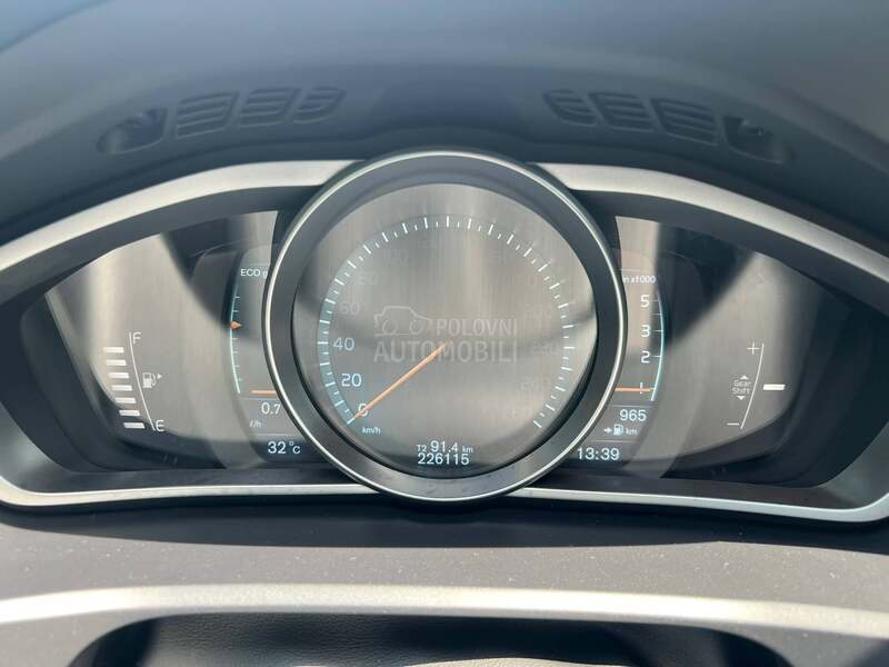 Volvo V40 D2