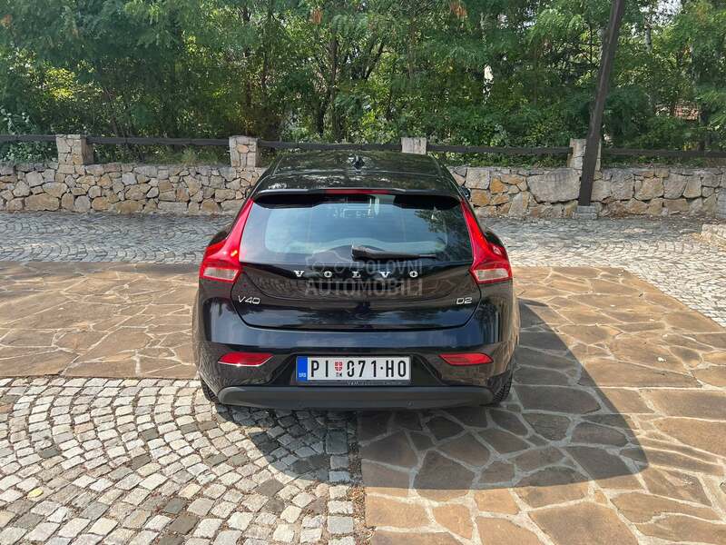 Volvo V40 D2