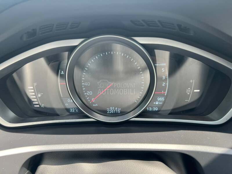 Volvo V40 D2
