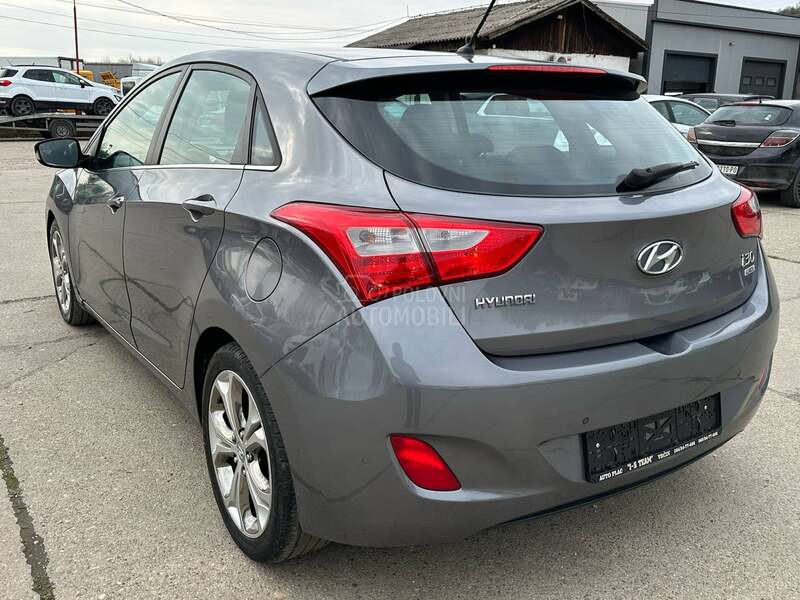 Hyundai i30 1.6CRDI ITHINK