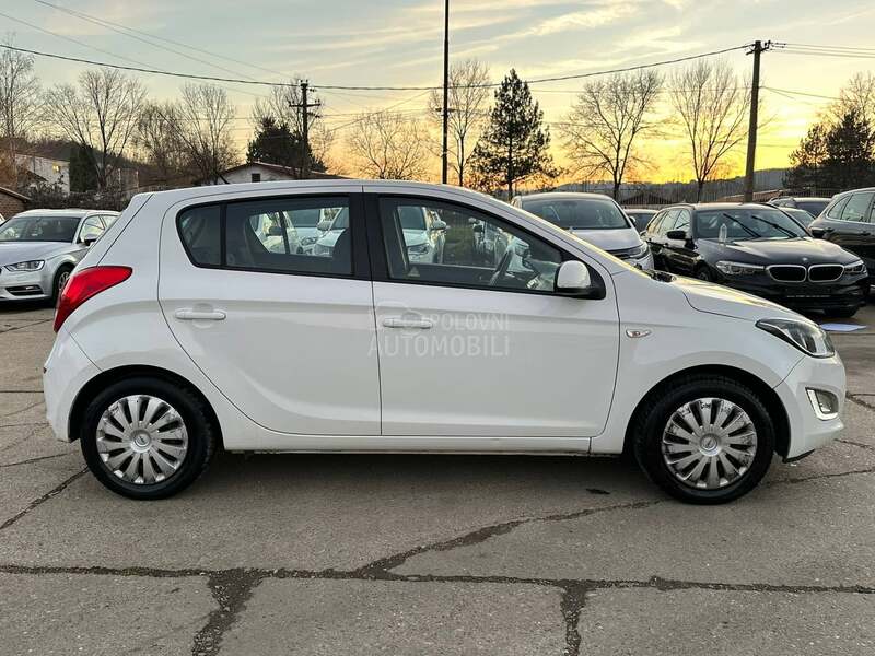 Hyundai i20 1.2 ITHINK TNG