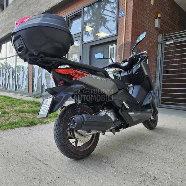 Yamaha XMAX