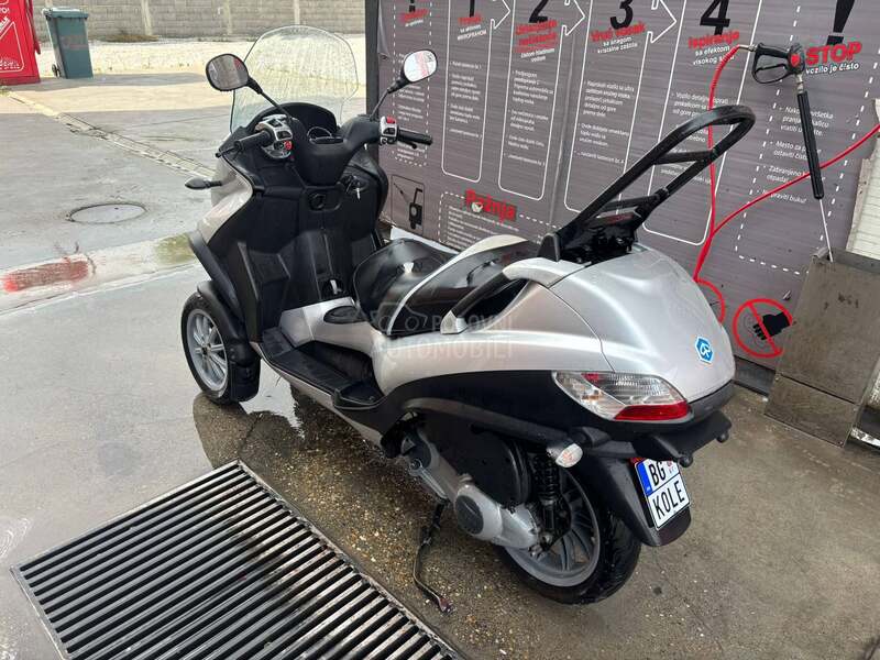 Piaggio MP3 250/B KATEGORIJA/