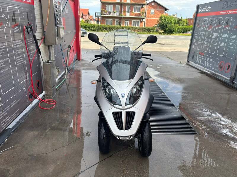 Piaggio MP3 250/B KATEGORIJA/