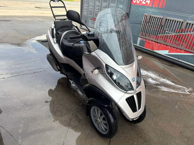 Piaggio MP3 250/B KATEGORIJA/