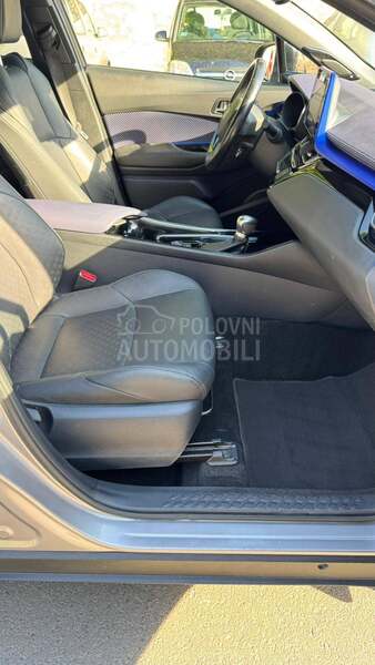 Toyota C-HR Kameleon, Ful