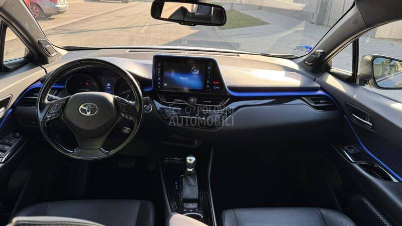 Toyota C-HR Kameleon, Ful
