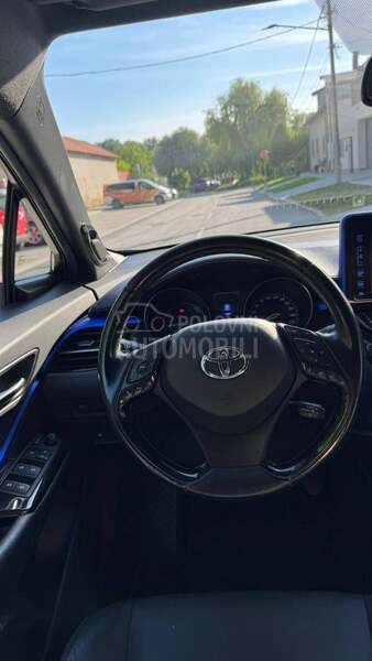 Toyota C-HR Kameleon, Ful