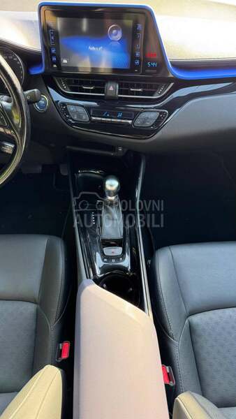 Toyota C-HR Kameleon, Ful