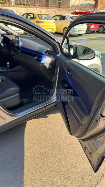 Toyota C-HR Kameleon, Ful