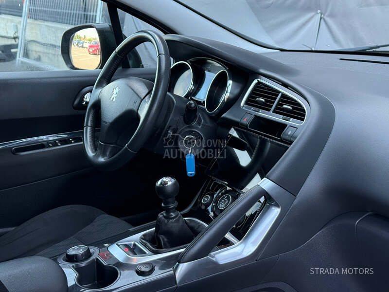 Peugeot 3008 1.6 E HDI NAVY