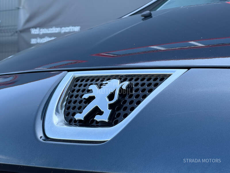 Peugeot 3008 1.6 E HDI NAVY