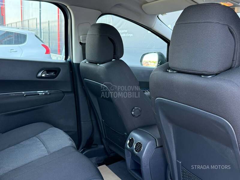 Peugeot 3008 1.6 E HDI NAVY