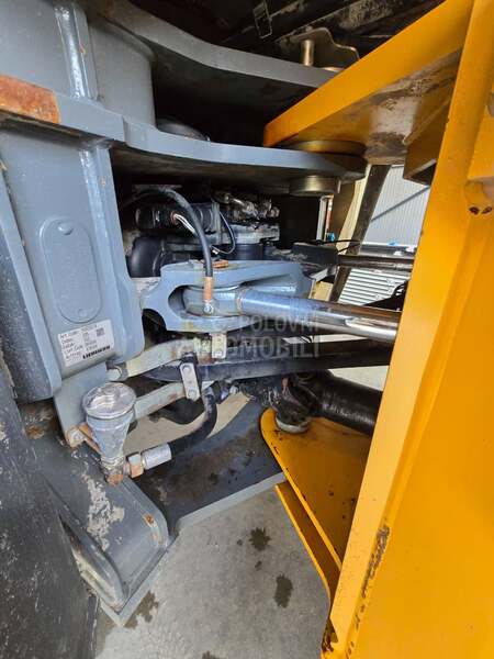 Liebherr L556