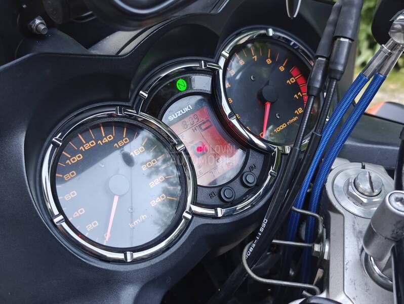 Suzuki V strom