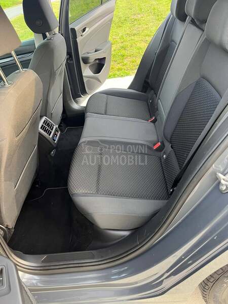 Volkswagen Golf 8 2.0 DSG UNITED