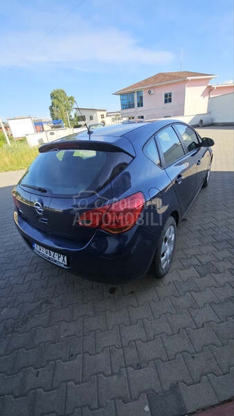 Opel Astra J 1.6