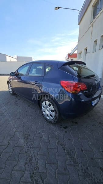Opel Astra J 1.6