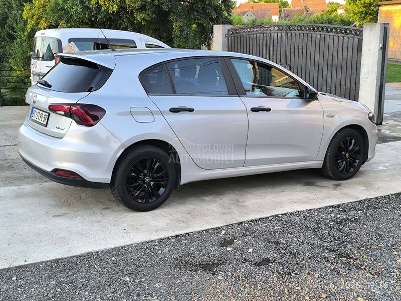 Fiat Tipo street