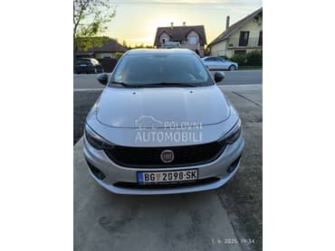 Fiat Tipo street