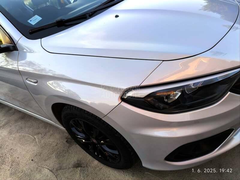 Fiat Tipo street