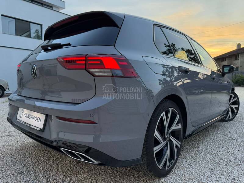 Volkswagen Golf 8 1.5 eTSI R line