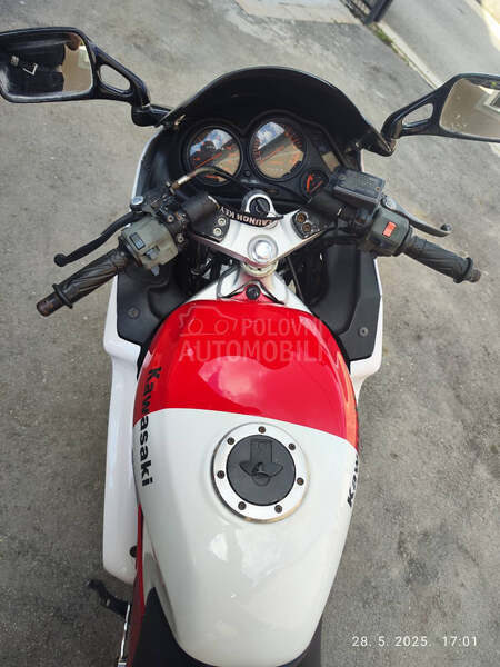 Kawasaki zzr
