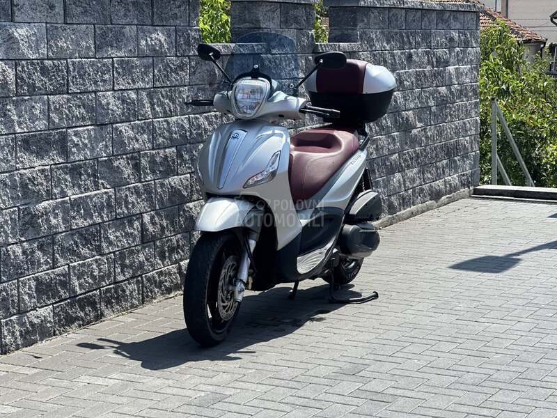 Piaggio Beverly Sport 350 ABS