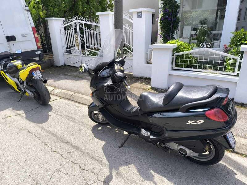 Piaggio X9 reg godinu