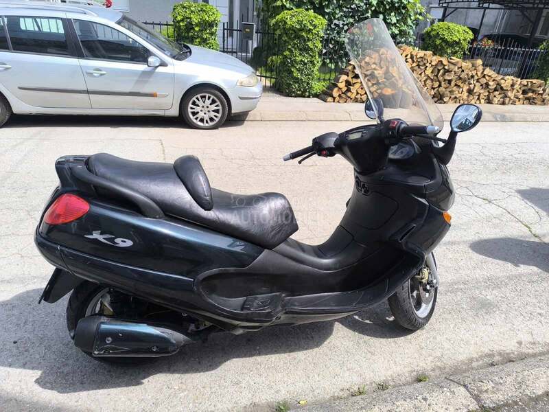 Piaggio X9 reg godinu