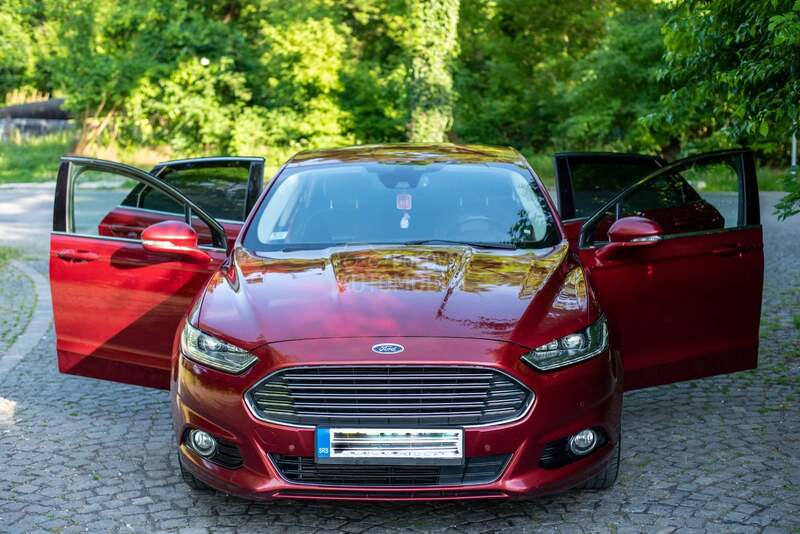 Ford Mondeo 2.0 tdi TITANIUM SRB