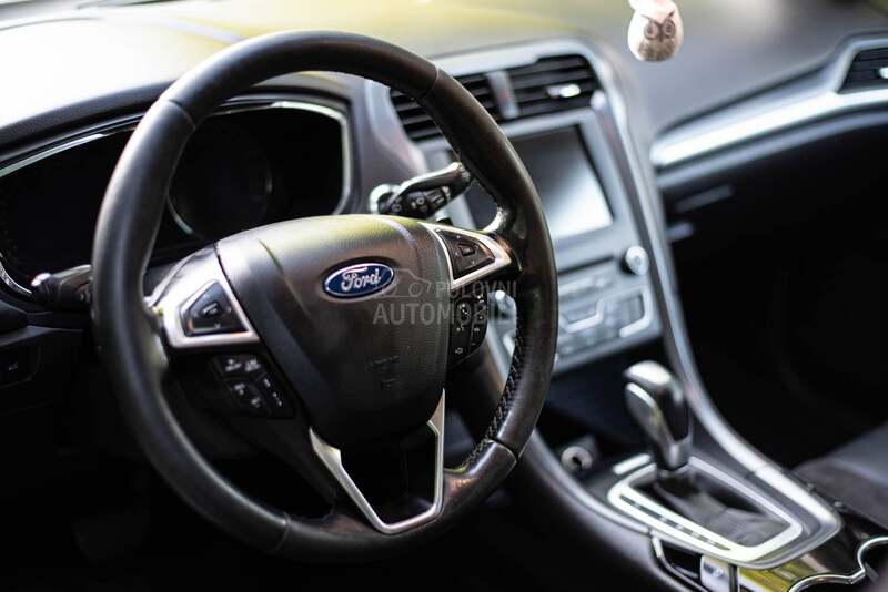 Ford Mondeo 2.0 tdi TITANIUM SRB