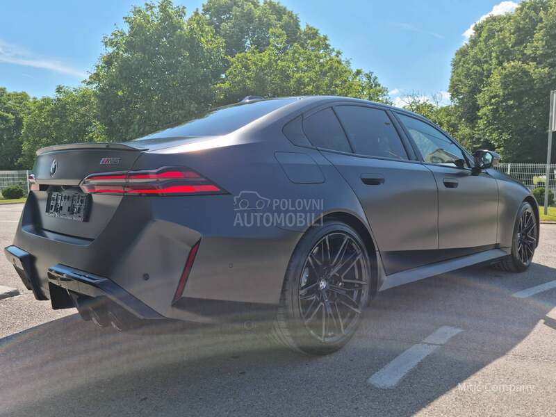 BMW M5 Sedan