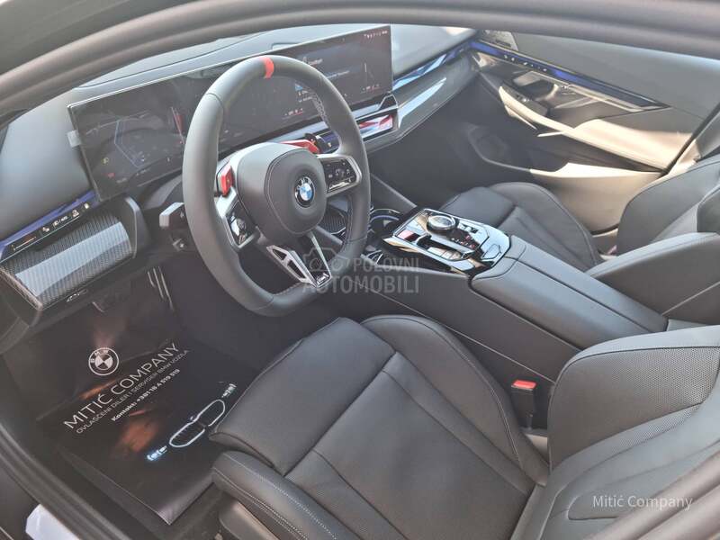 BMW M5 Sedan