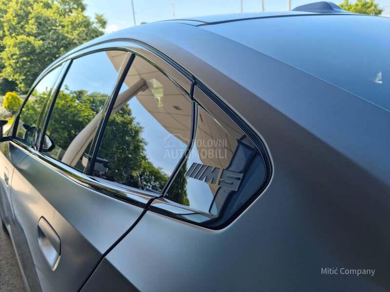 BMW M5 Sedan