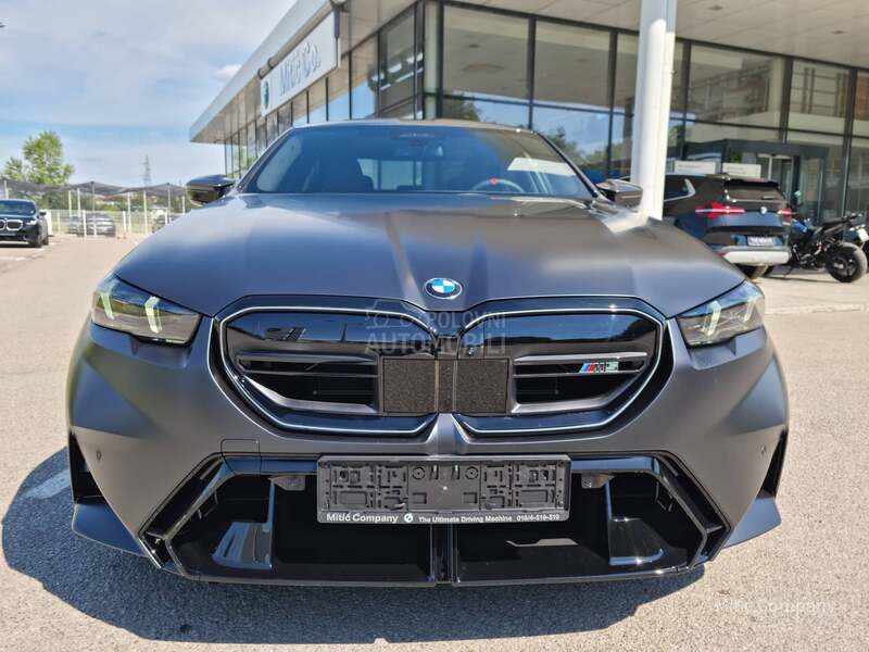 BMW M5 Sedan