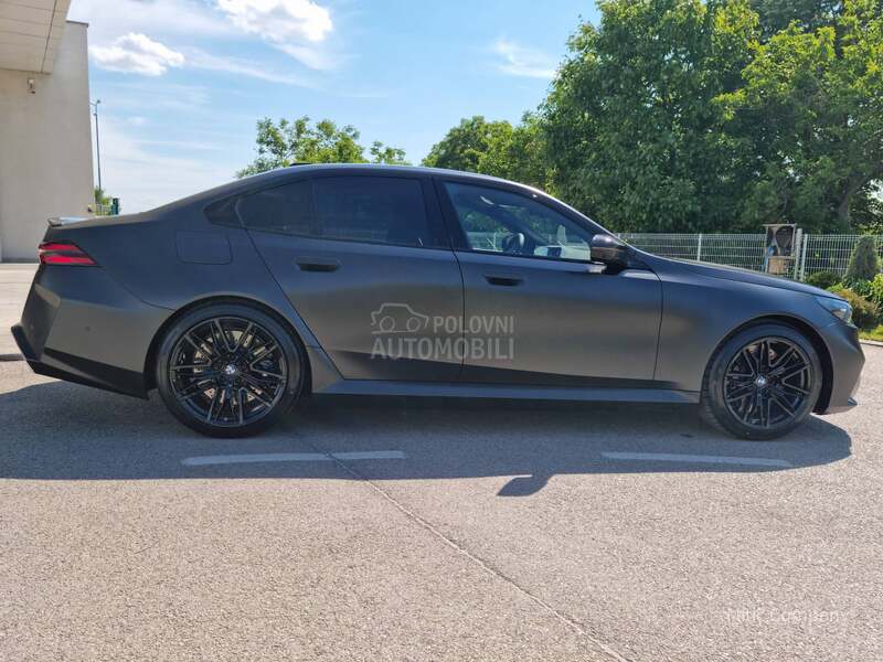 BMW M5 Sedan