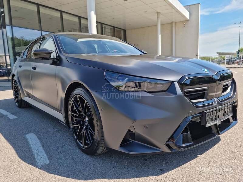 BMW M5 Sedan